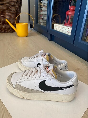 Nike blazer low