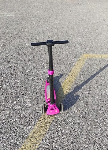  Beden pembe Renk Pilsan power ışıklı scooter 