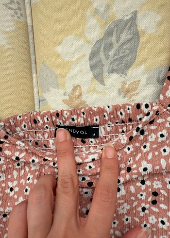 Trendyol & Milla Pembe Desenli Ruffle Detaylı Bluz