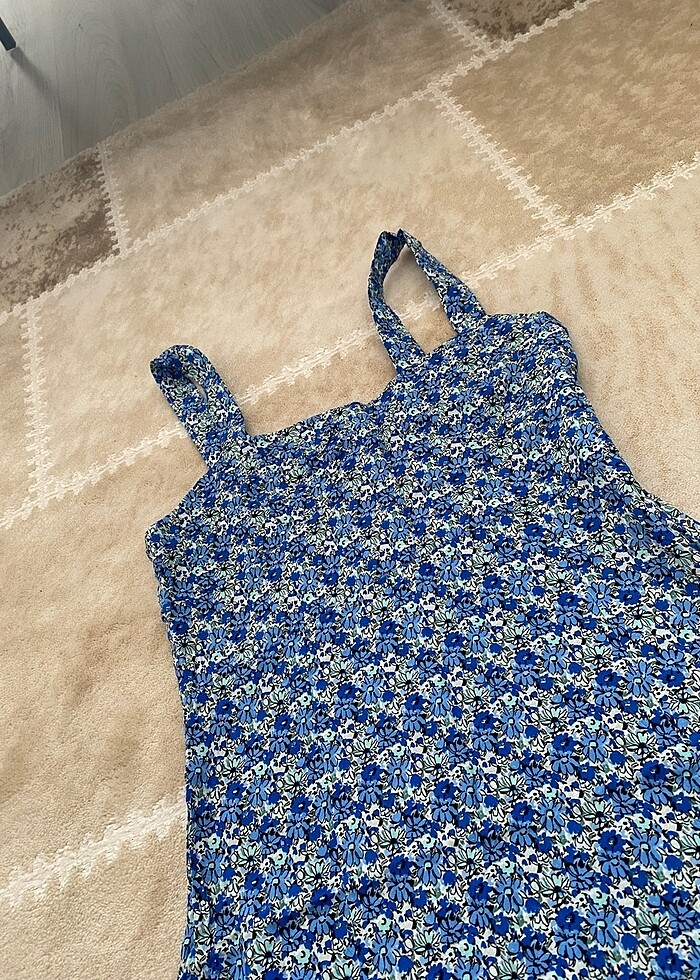 Çiçekli elbise - Görsel 3