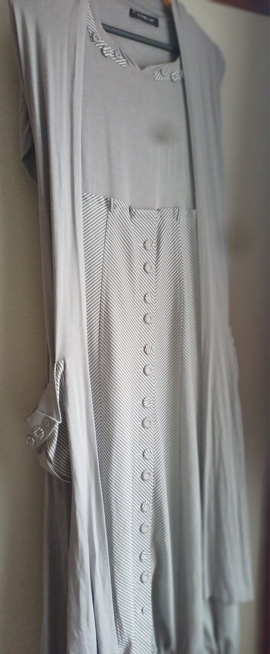 Gri Uzun Düğmeli Kadın Elbise - Görsel 2