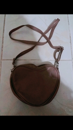 Markasız Ürün kalp desenli yumuşacık derili çanta 