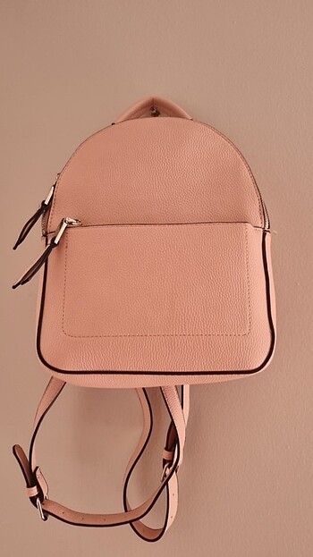 Stradivarius sırt çantası