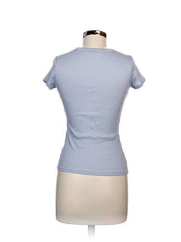 s Beden H&M T-shirt %70 İndirimli.