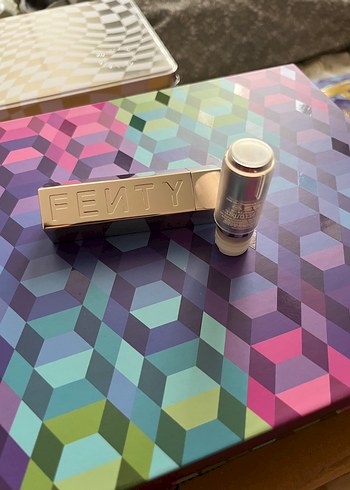 Fenty Beauty 01 The MVP Ruj ve Fenty Ruj kılıfı - Görsel 4