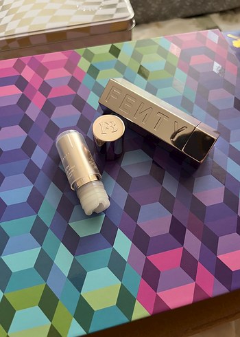 Fenty Beauty 01 The MVP Ruj ve Fenty Ruj kılıfı - Görsel 2