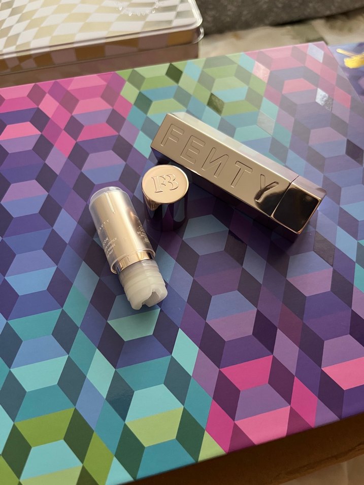 Fenty Beauty 01 The MVP Ruj ve Fenty Ruj kılıfı - Görsel 2