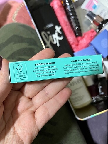 Benefit Cosmetics Benefit gözenek sıkılaştırıcı kil maskesi
