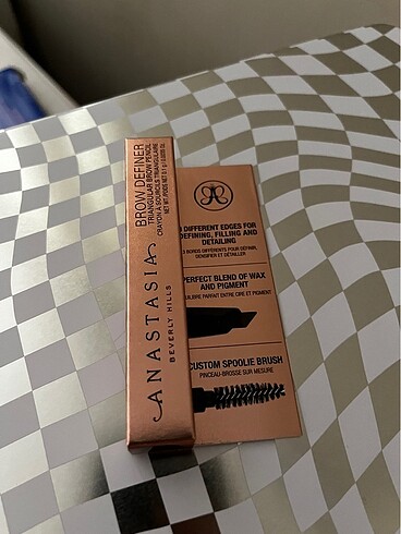 Beden Anastasia kaş kalemi soft brown