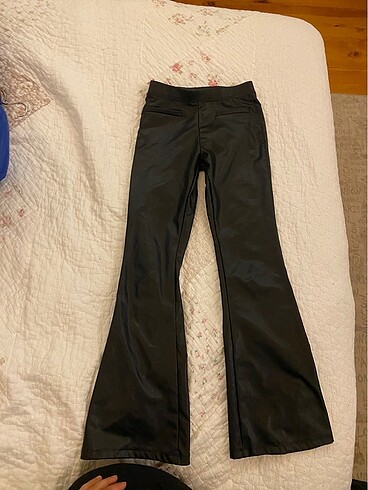 Zara kız çocuk deri pantolon