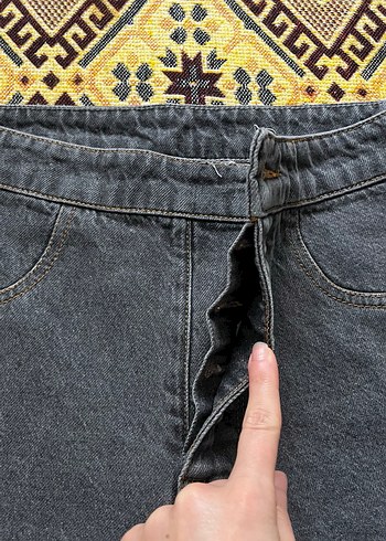 Kadın Siyah Denim Salaş Mini Şort - Görsel 2