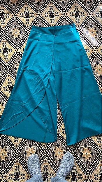 Zara ince pantolon yırtmaçlı