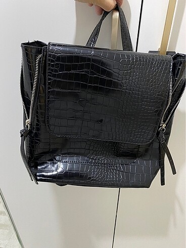 Stradivarius Stradivarius siyah parlak çanta