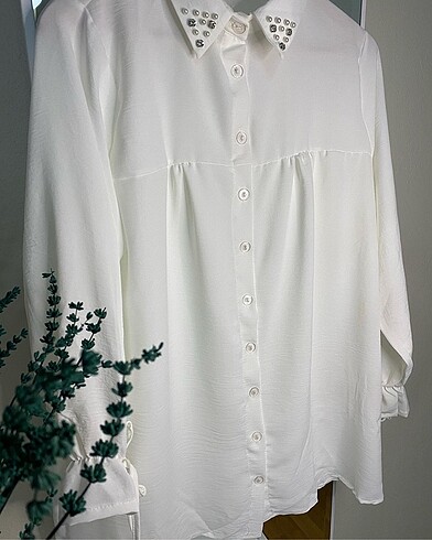 Beyaz taşlı tesettür tunik gömlek