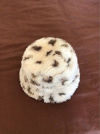 Peluş şapka