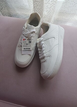 38 Beden beyaz Renk Pull &bear beyaz ayakkabı 