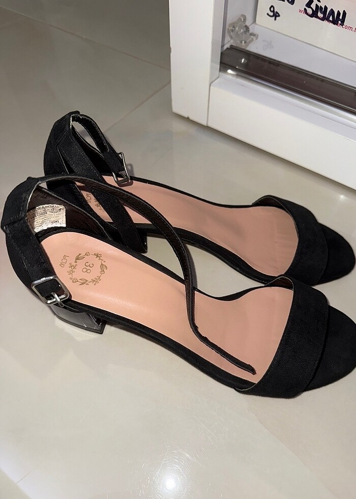 Topuklu ayakkabı - Görsel 2