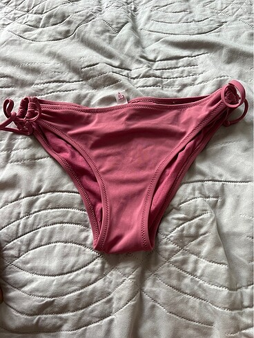 Penti pembe bikini altı