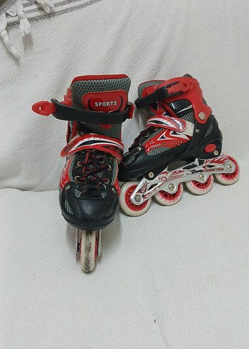Diğer Kırmızı Bağcıklı Paten