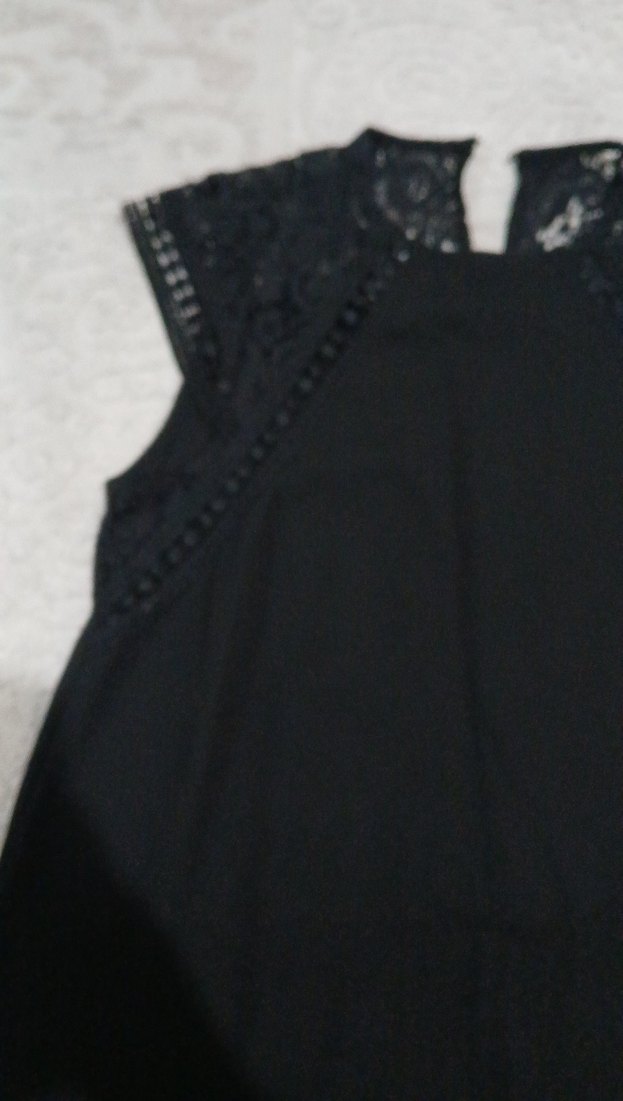 Siyah V Yaka Fırfırlı Midi Elbise - Görsel 4