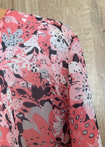 Pembe Çiçek Desenli Bluz - Görsel 4