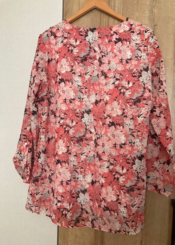 Pembe Çiçek Desenli Bluz - Görsel 2
