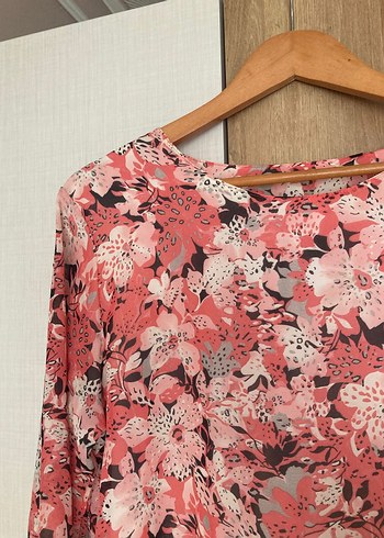 Pembe Çiçek Desenli Bluz - Görsel 3