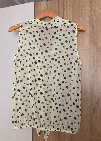 Puantiye Desenli Kolsuz Şifon Bluz - Görsel 2