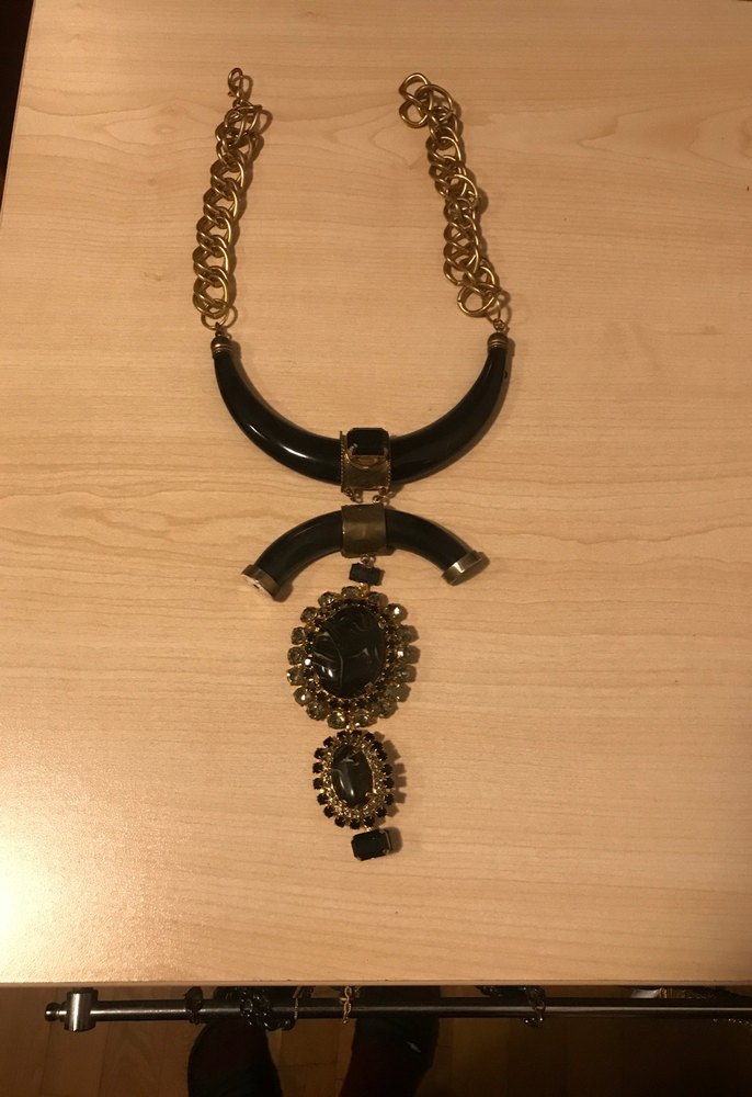 Uzun Altın Zincirli Gotik Kolye - Görsel 5