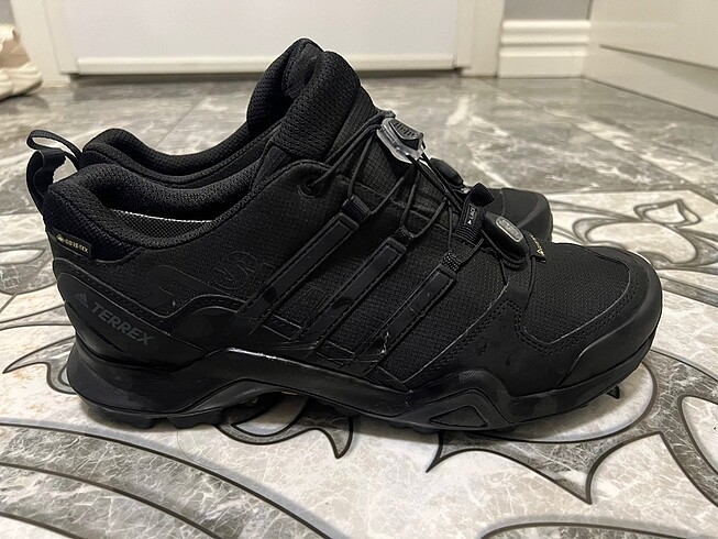 42 Beden siyah Renk Adidas terrex spor ayakkabı