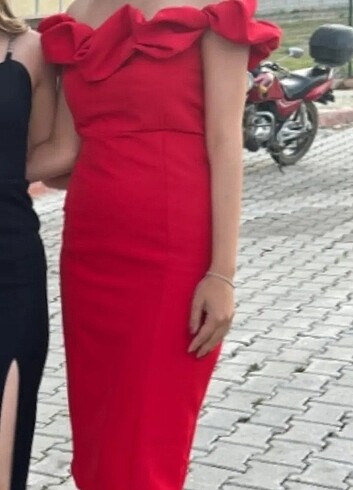 Kırmızı abiye elbise 