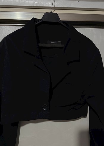 Vatkalı crop blazer - Görsel 3