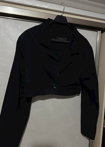 Vatkalı crop blazer - Görsel 4