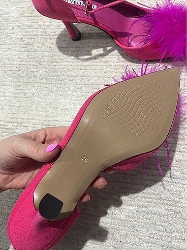 Pembe Tüylü Topuklu - Görsel 5