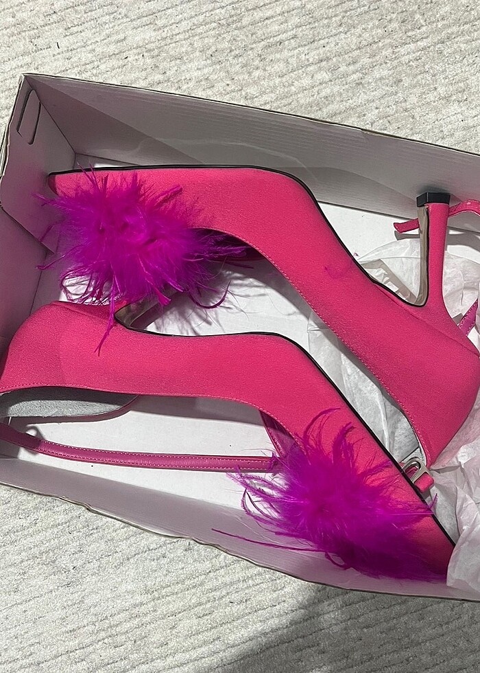 Pembe Tüylü Topuklu - Görsel 4