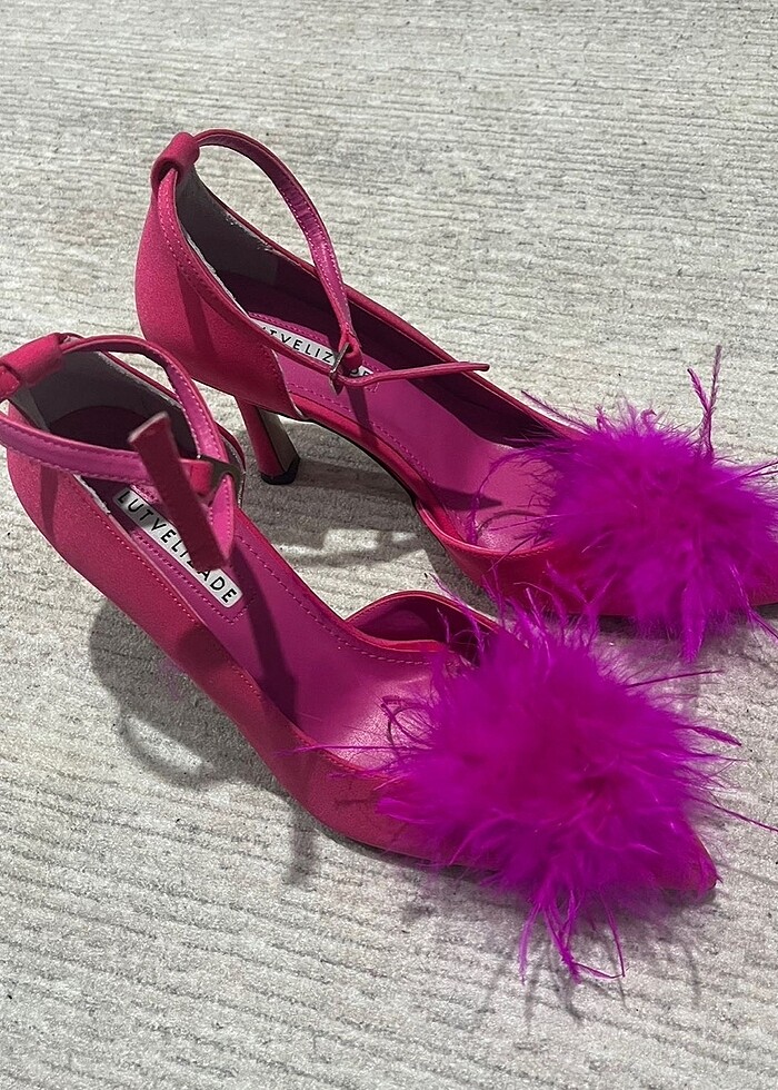 Pembe Tüylü Topuklu - Görsel 2