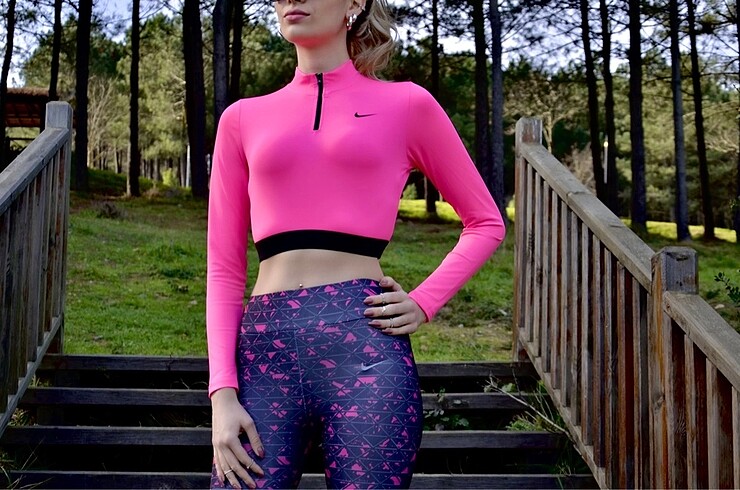 Nike Pembe Crop-Tayt Takım