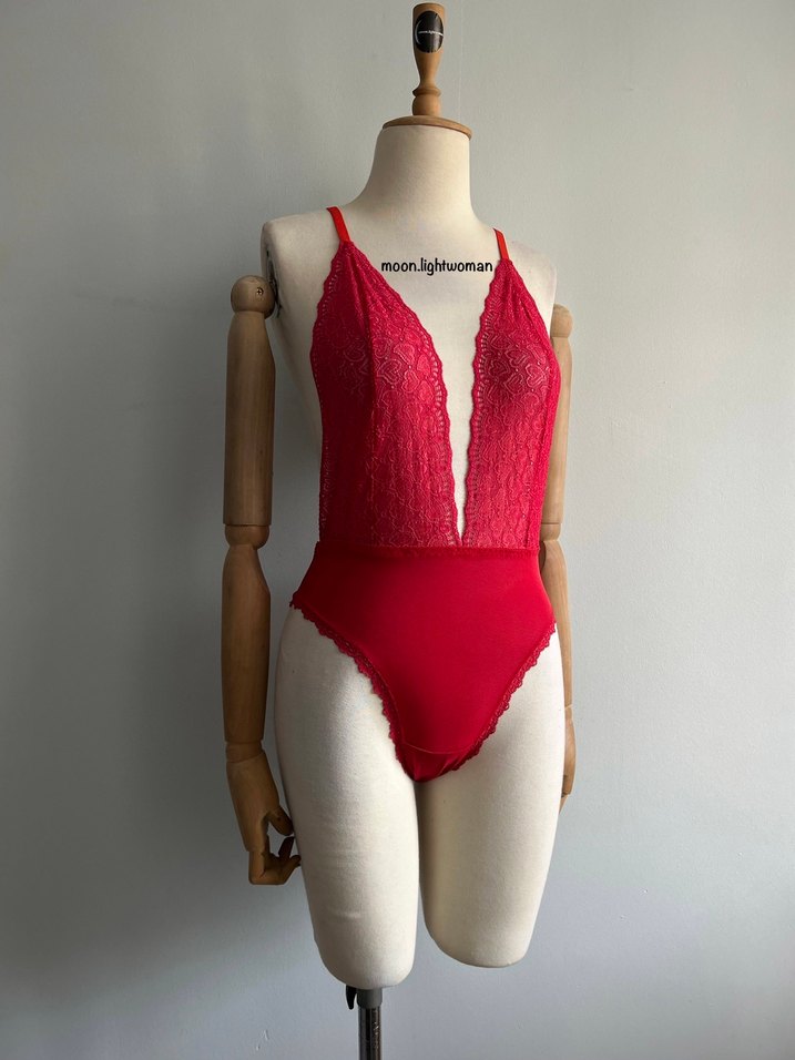 Kırmızı Dantel Detaylı Askılı Bodysuit - Görsel 2