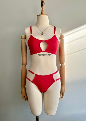 Kırmızı Tasarım Dekolteli Takım - Görsel 2