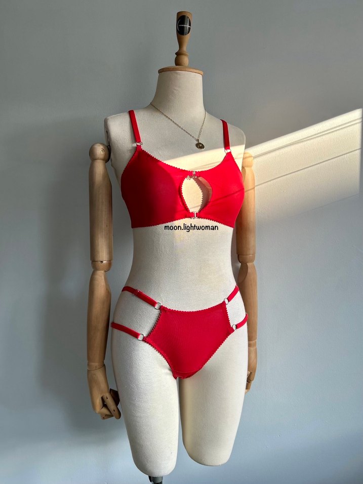 Kırmızı Tasarım Dekolteli Takım - Görsel 4