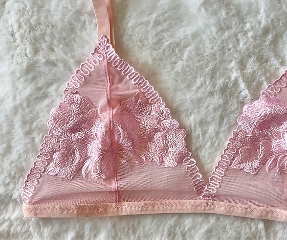 l Beden Tasarım Barbie Bralet