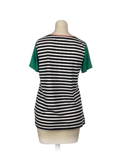 42 Beden Diğer T-shirt %70 İndirimli.