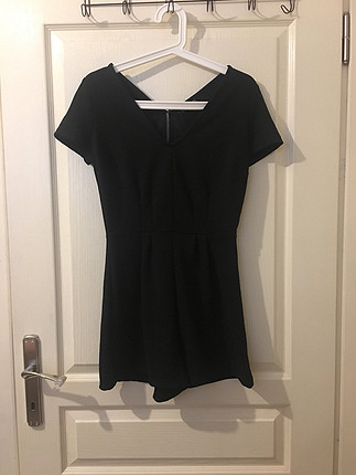 Bershka siyah tulum mini şort elbise hiç giyilmedi