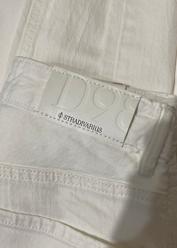 Stradivarius Beyaz Kadın Regular Fit Pamuklu Jean