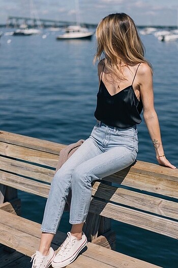 Etiketli jean