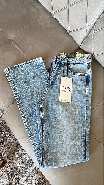 D98 stradivarius jean