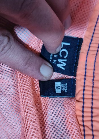 #Erkek şort .Yenidir..arkada nokta leke.. - Görsel 8