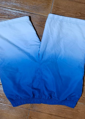 #Erkek şort .Yenidir..arkada nokta leke.. - Görsel 6