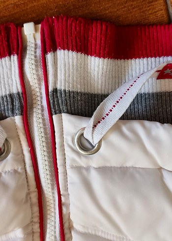 #Çocuk yelek mont #Lcv yenidir, altta çok ufak leke. - Görsel 5