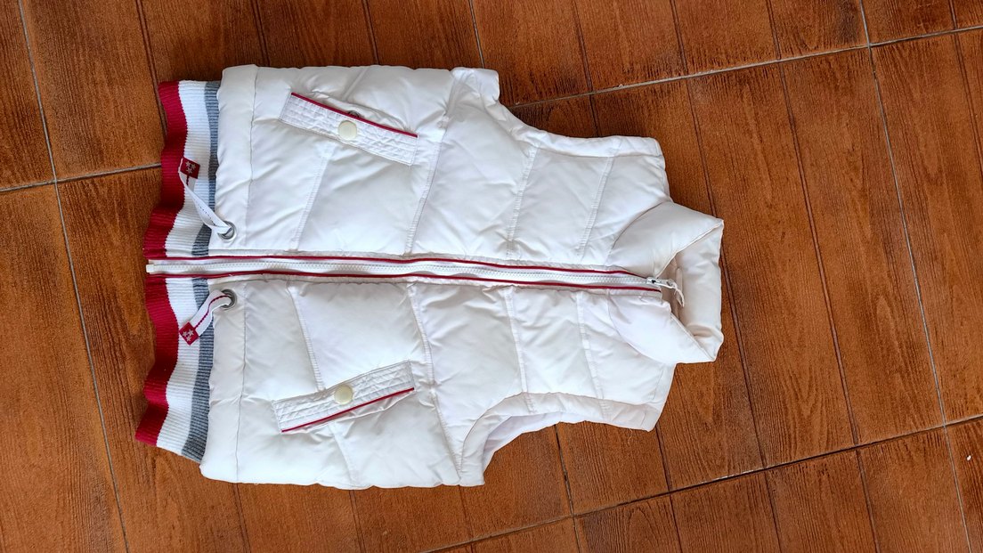 #Çocuk yelek mont #Lcv yenidir, altta çok ufak leke. - Görsel 2